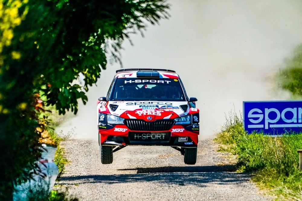 Paolo-Andreucci-e-Rudy-Briani-su-Skoda-Fabia-Rally2-al-San-Marino-Rally---Foto-Mario-Leonelli_19