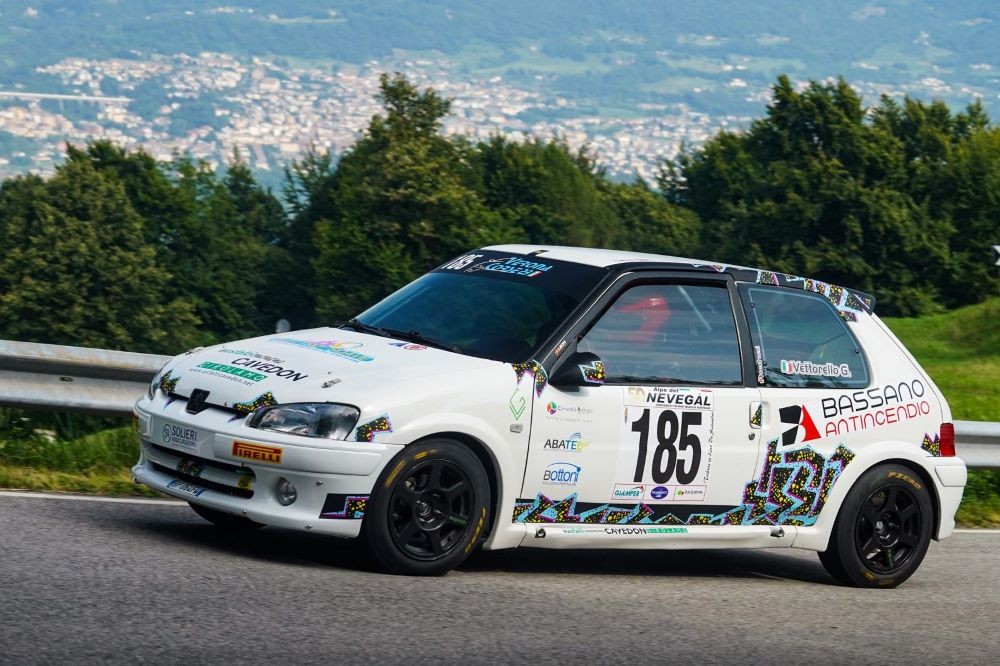 Giulio-Vettorello-Peugeot-106-Gruppo-N-in-azione-alla-cronoscalata-Alpe-del-Nevegal_-002